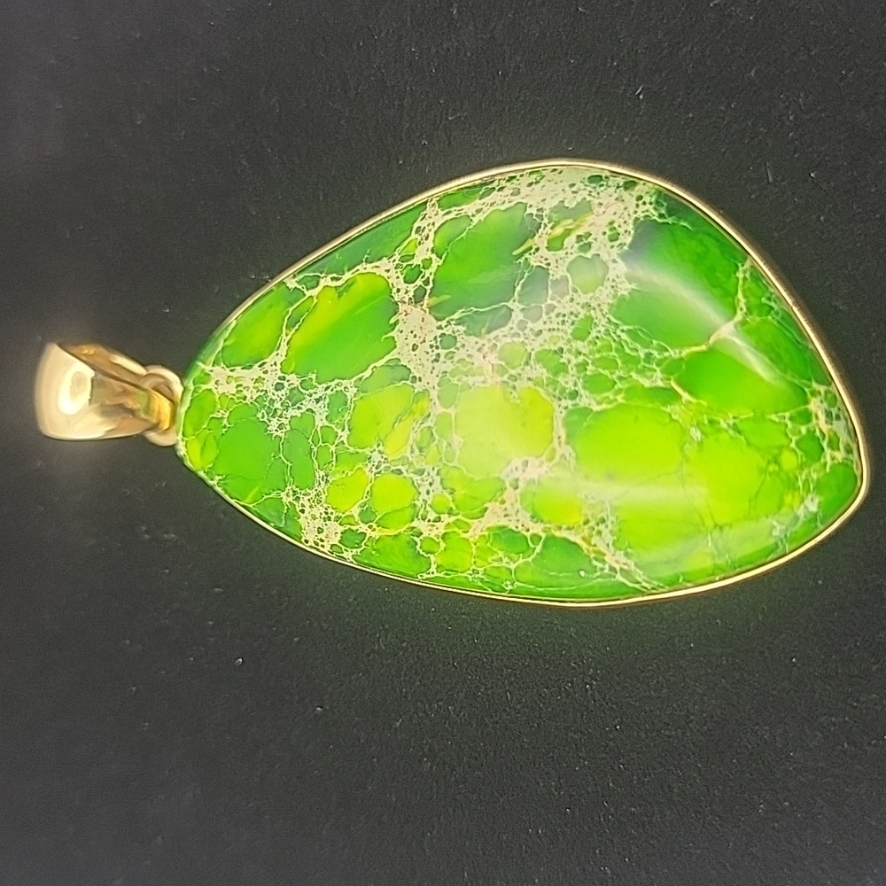 Vintage Signed CHARLES ALBERT Vivid Green Ocean Sediment Gold Tone Pendant #686p